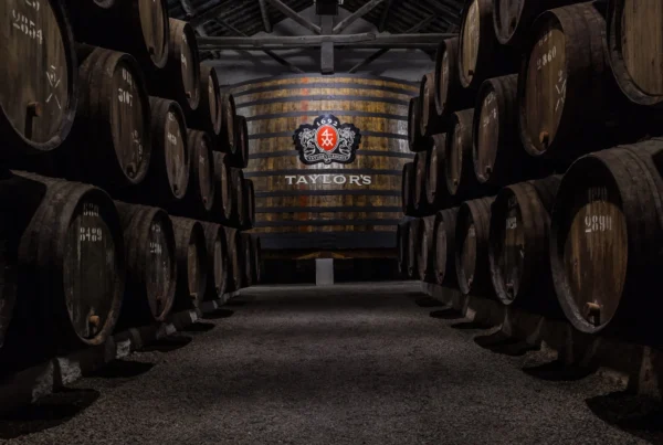 Porto Vintage Experience – Tour do Centro ao Atlântico + Wine School (WOW) & Taylor’s